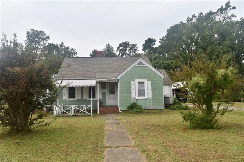 Photo 1 of 14 residential for sale in Poquoson virginia