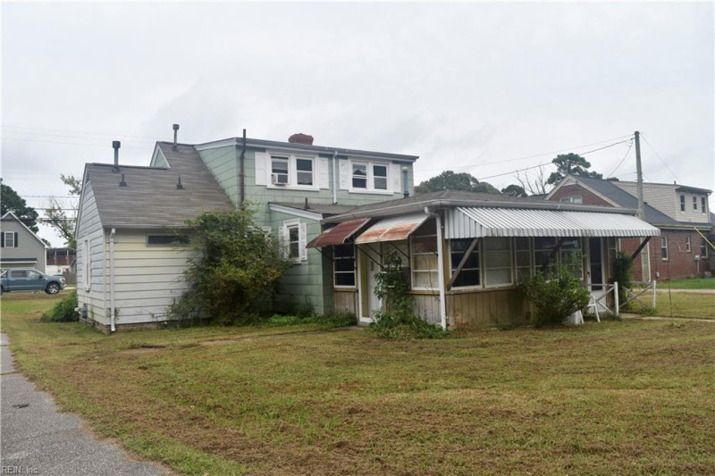 Photo 12 of 14 residential for sale in Poquoson virginia