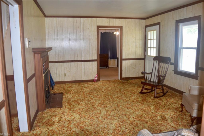 Photo 5 of 14 residential for sale in Poquoson virginia