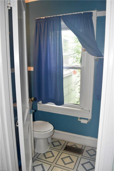 Photo 8 of 14 residential for sale in Poquoson virginia