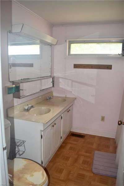 Photo 9 of 14 residential for sale in Poquoson virginia