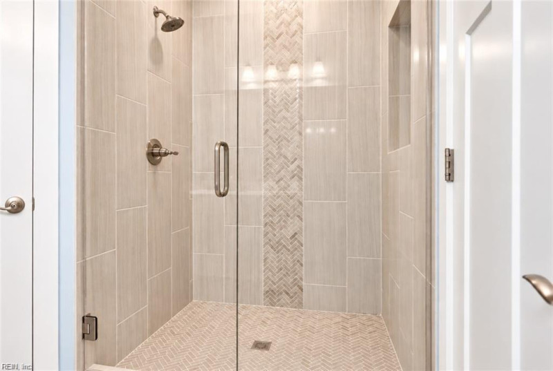Photo 14 of 19 residential for sale in Norfolk virginia