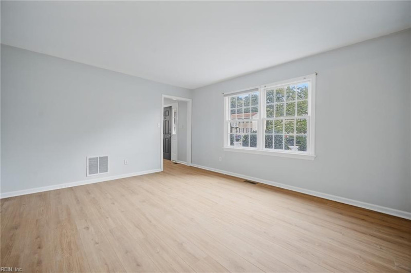 Photo 5 of 49 residential for sale in Newport News virginia