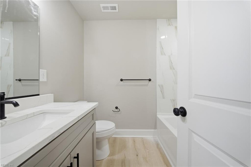Photo 28 of 33 residential for sale in Portsmouth virginia