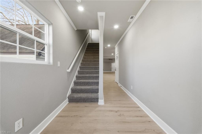 Photo 4 of 33 residential for sale in Portsmouth virginia