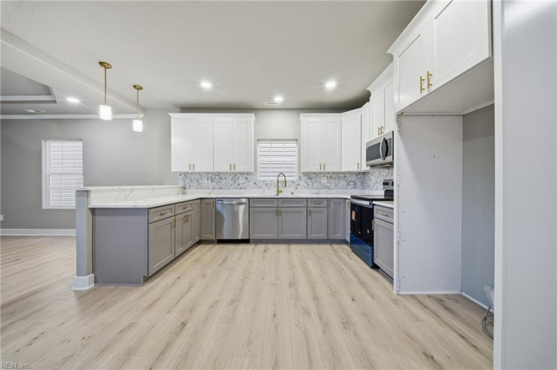 Photo 9 of 33 residential for sale in Portsmouth virginia