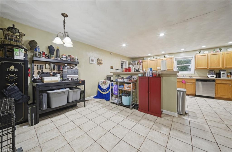 Photo 11 of 46 residential for sale in Norfolk virginia