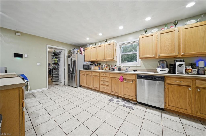 Photo 12 of 46 residential for sale in Norfolk virginia