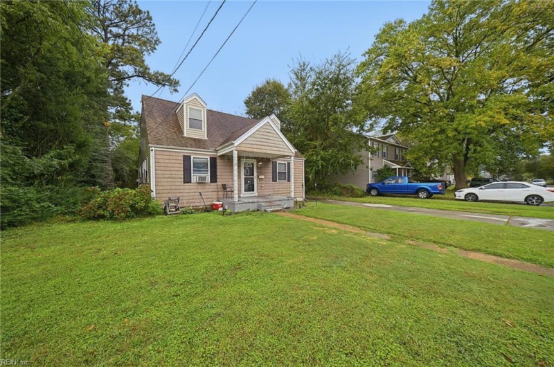 Photo 3 of 46 residential for sale in Norfolk virginia