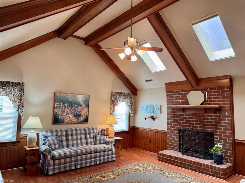 Photo 14 of 15 residential for sale in Chesapeake virginia