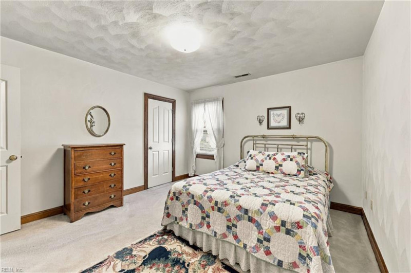 Photo 18 of 49 residential for sale in Chesapeake virginia