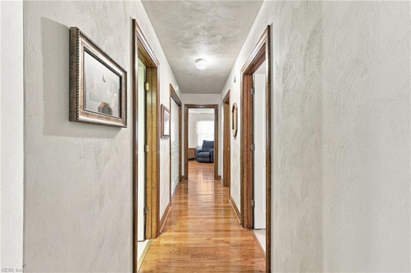 Photo 23 of 49 residential for sale in Chesapeake virginia