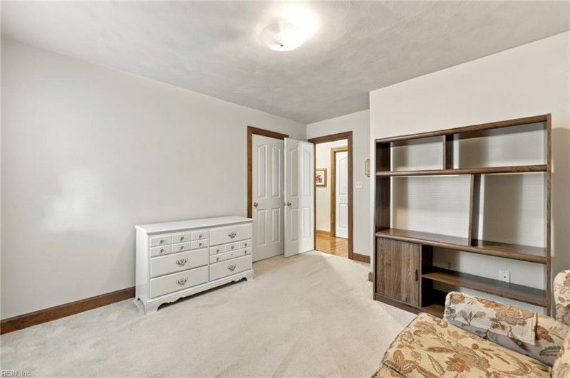 Photo 25 of 49 residential for sale in Chesapeake virginia