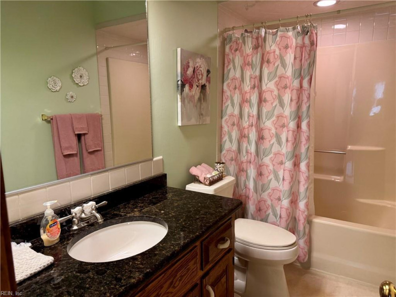Photo 6 of 15 residential for sale in Chesapeake virginia