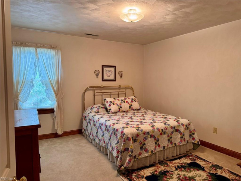 Photo 7 of 15 residential for sale in Chesapeake virginia