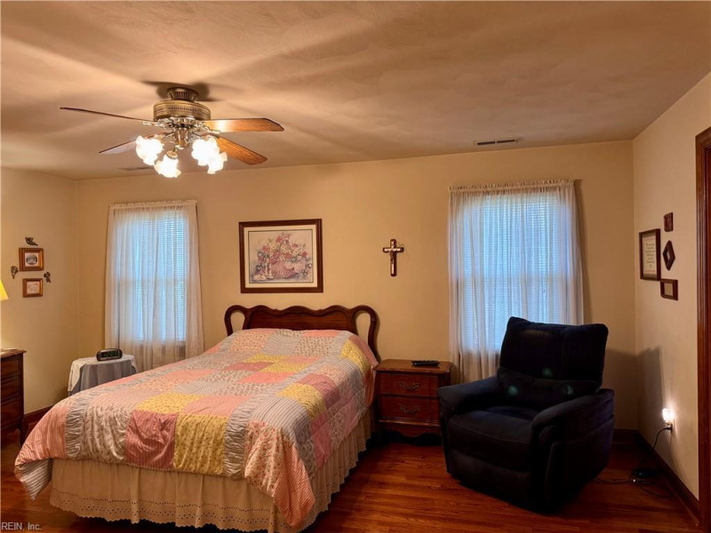 Photo 8 of 15 residential for sale in Chesapeake virginia