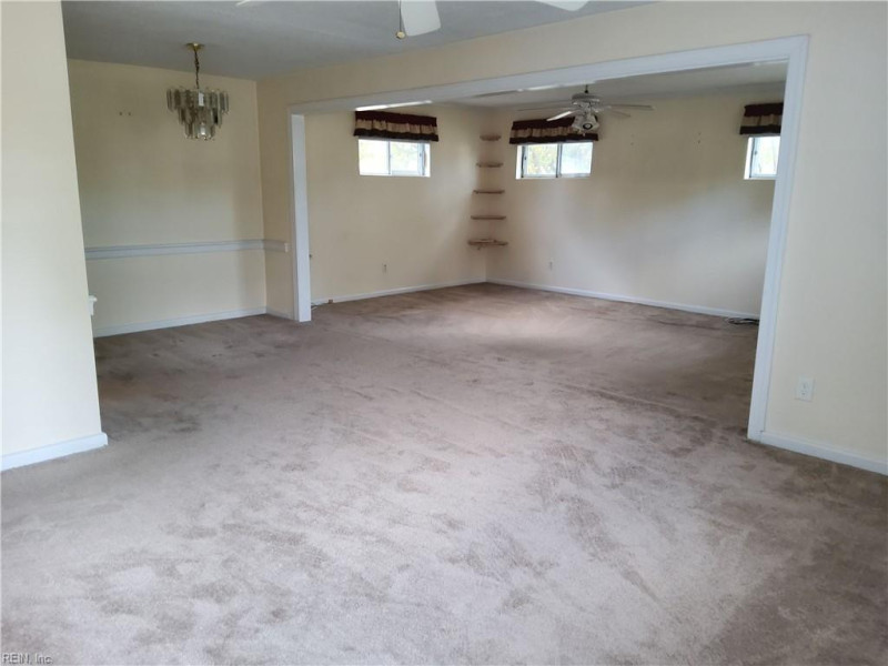 Photo 11 of 31 residential for sale in Virginia Beach virginia