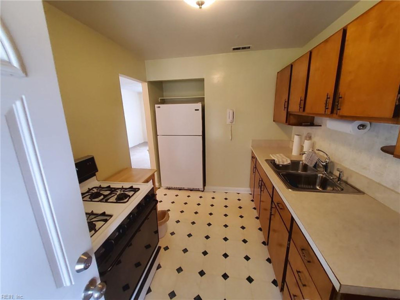 Photo 20 of 31 residential for sale in Virginia Beach virginia