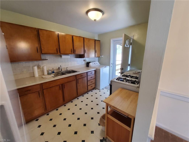 Photo 21 of 31 residential for sale in Virginia Beach virginia