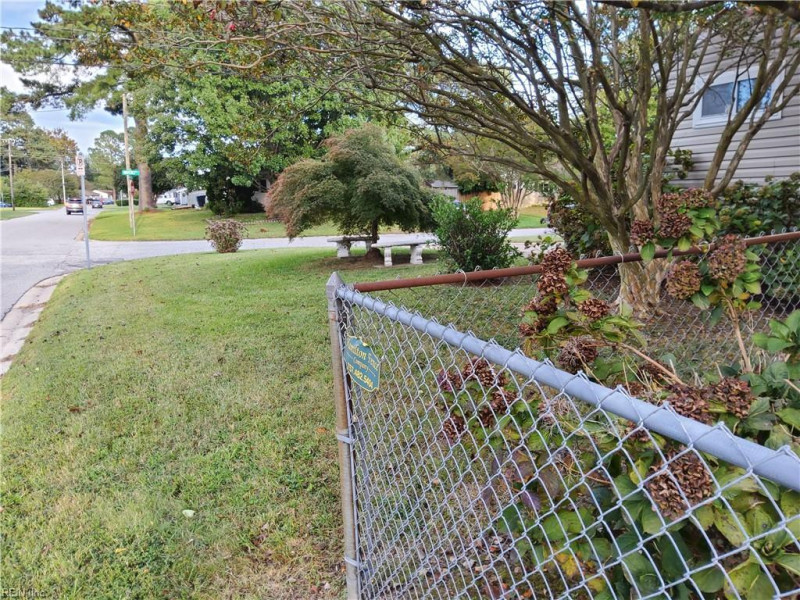 Photo 5 of 31 residential for sale in Virginia Beach virginia