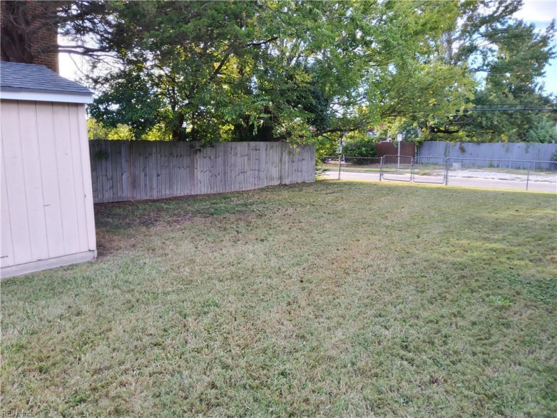 Photo 7 of 31 residential for sale in Virginia Beach virginia