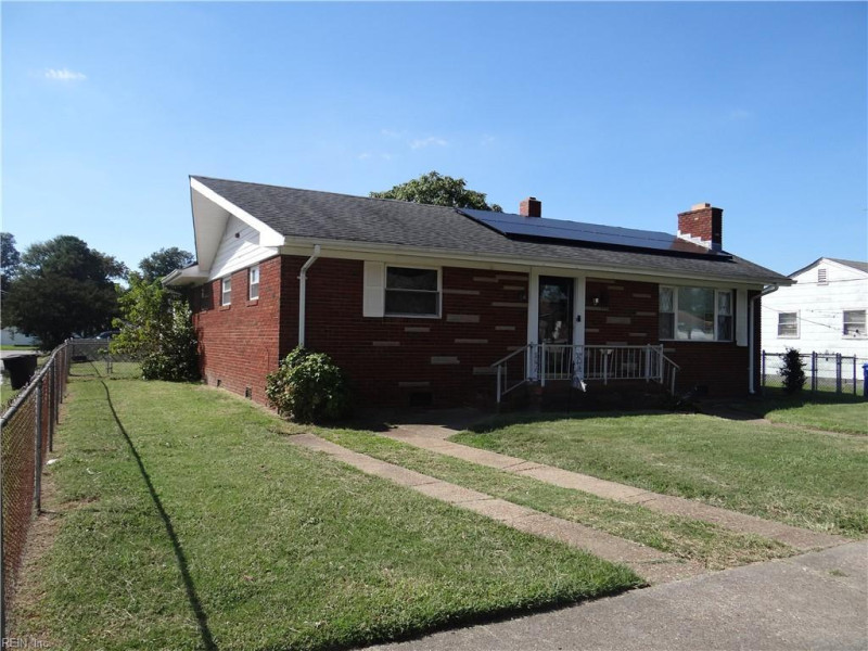Photo 1 of 17 residential for sale in Portsmouth virginia