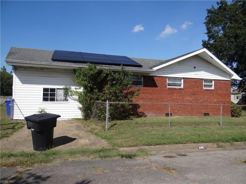 Photo 6 of 17 residential for sale in Portsmouth virginia