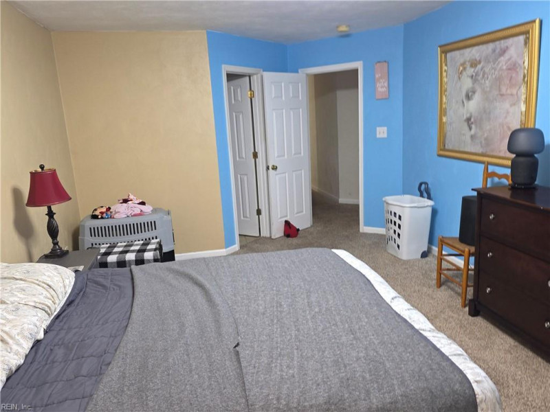 Photo 6 of 17 residential for sale in York County virginia