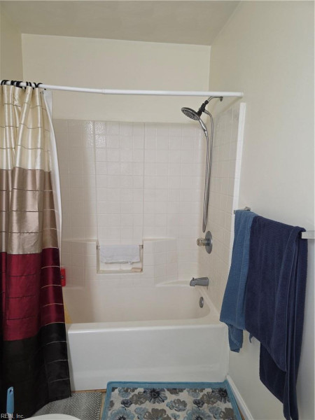 Photo 8 of 17 residential for sale in York County virginia