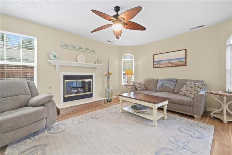 Photo 7 of 45 residential for sale in Virginia Beach virginia