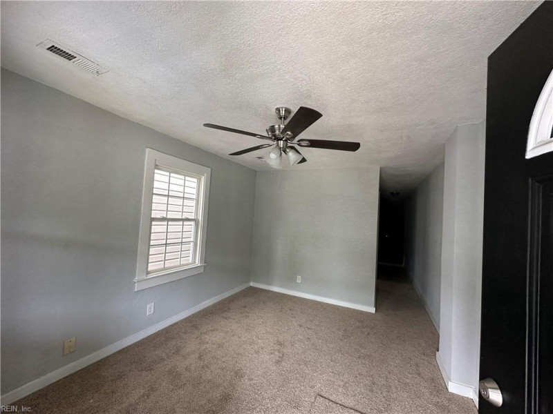 Photo 4 of 19 residential for sale in Newport News virginia
