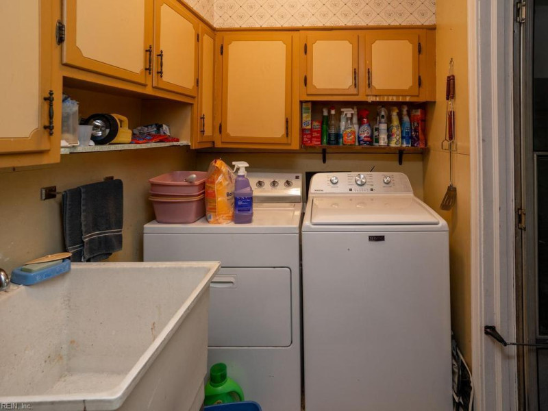 Photo 11 of 27 residential for sale in Virginia Beach virginia