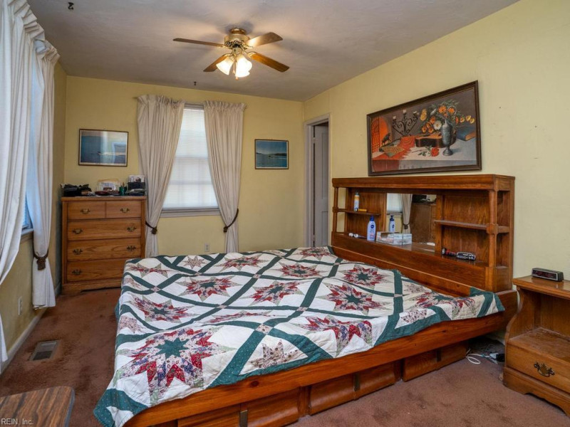 Photo 12 of 27 residential for sale in Virginia Beach virginia