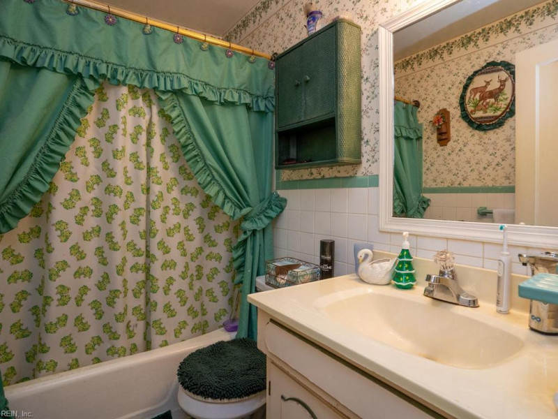 Photo 19 of 27 residential for sale in Virginia Beach virginia