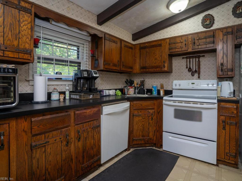 Photo 7 of 27 residential for sale in Virginia Beach virginia