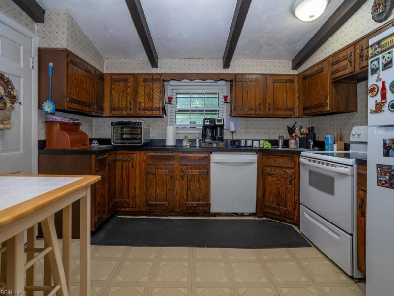 Photo 8 of 27 residential for sale in Virginia Beach virginia