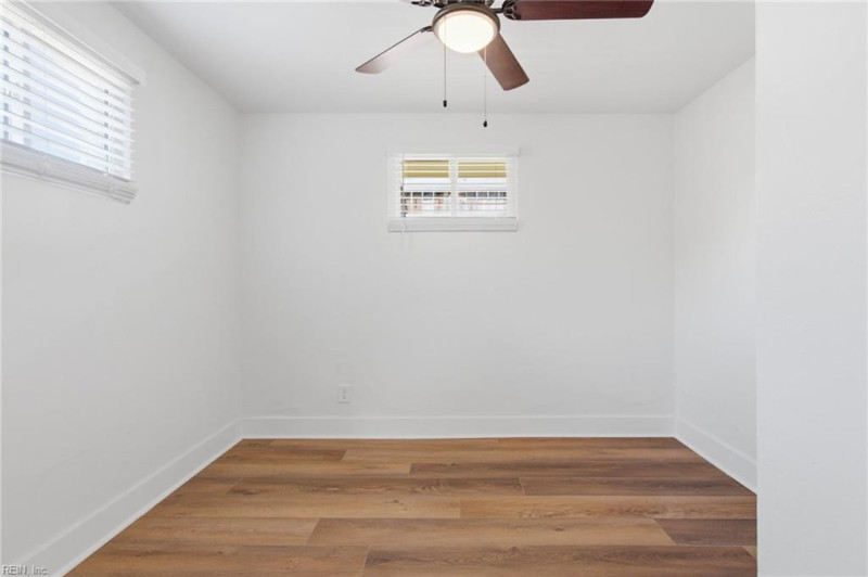 Photo 15 of 29 residential for sale in Hampton virginia