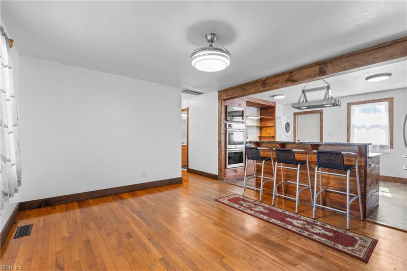 Photo 3 of 24 residential for sale in Chesapeake virginia