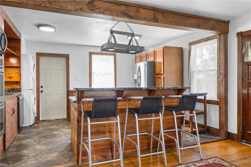 Photo 4 of 24 residential for sale in Chesapeake virginia