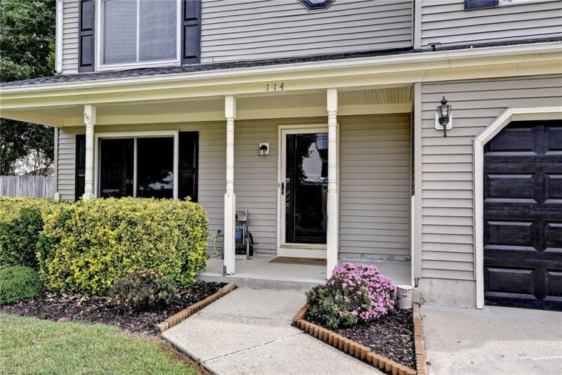 Photo 4 of 34 residential for sale in Newport News virginia