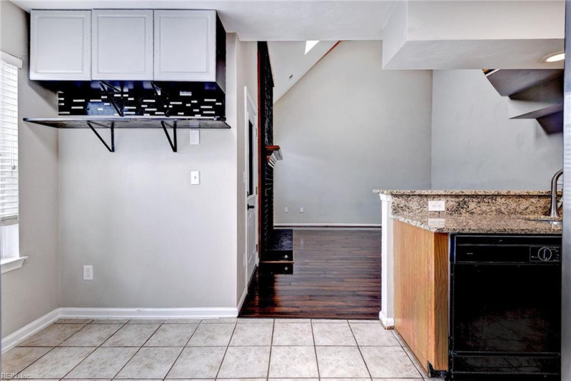 Photo 9 of 34 residential for sale in Newport News virginia