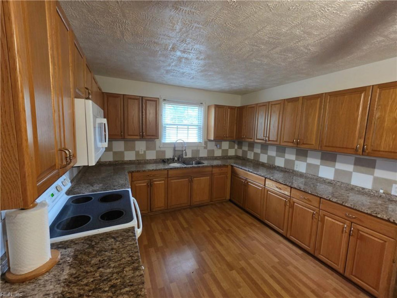 Photo 6 of 16 residential for sale in York County virginia Photo 6 of 16 residential for sale in York County virginia