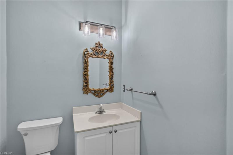 Photo 11 of 32 residential for sale in Portsmouth virginia