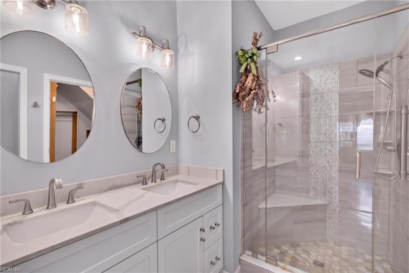 Photo 18 of 32 residential for sale in Portsmouth virginia