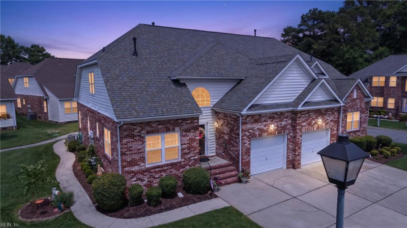 Photo 3 of 32 residential for sale in Portsmouth virginia