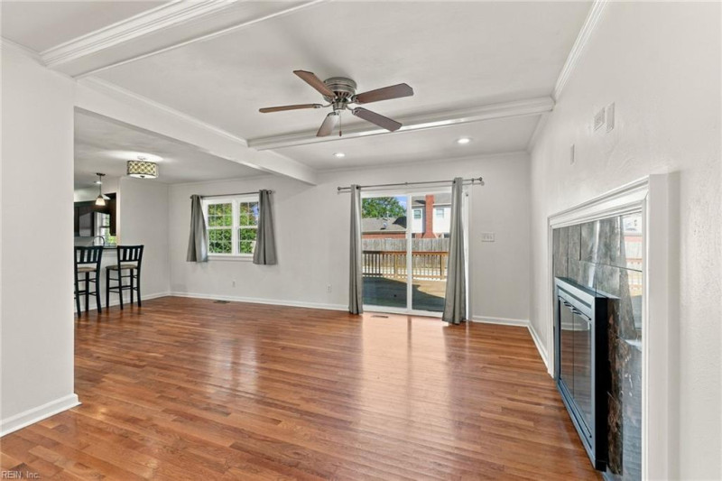 Photo 10 of 32 residential for sale in Virginia Beach virginia