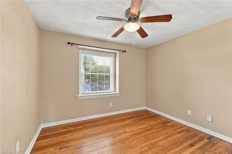 Photo 19 of 32 residential for sale in Virginia Beach virginia