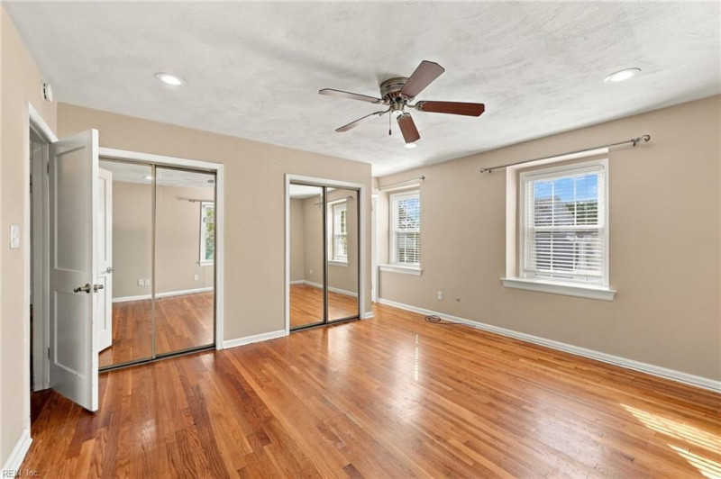 Photo 27 of 32 residential for sale in Virginia Beach virginia