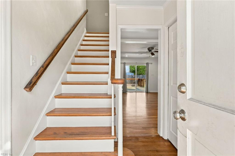 Photo 3 of 32 residential for sale in Virginia Beach virginia