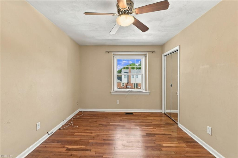 Photo 31 of 32 residential for sale in Virginia Beach virginia